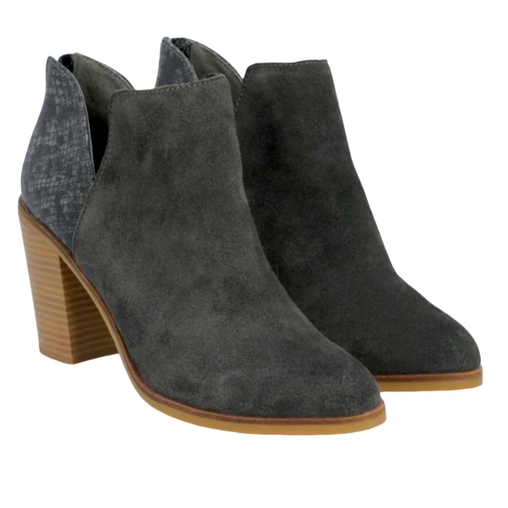 DV8 by Dolce Vita Shai Gray Suede Ankle Boot with Chunky Block Heel. Siz…
